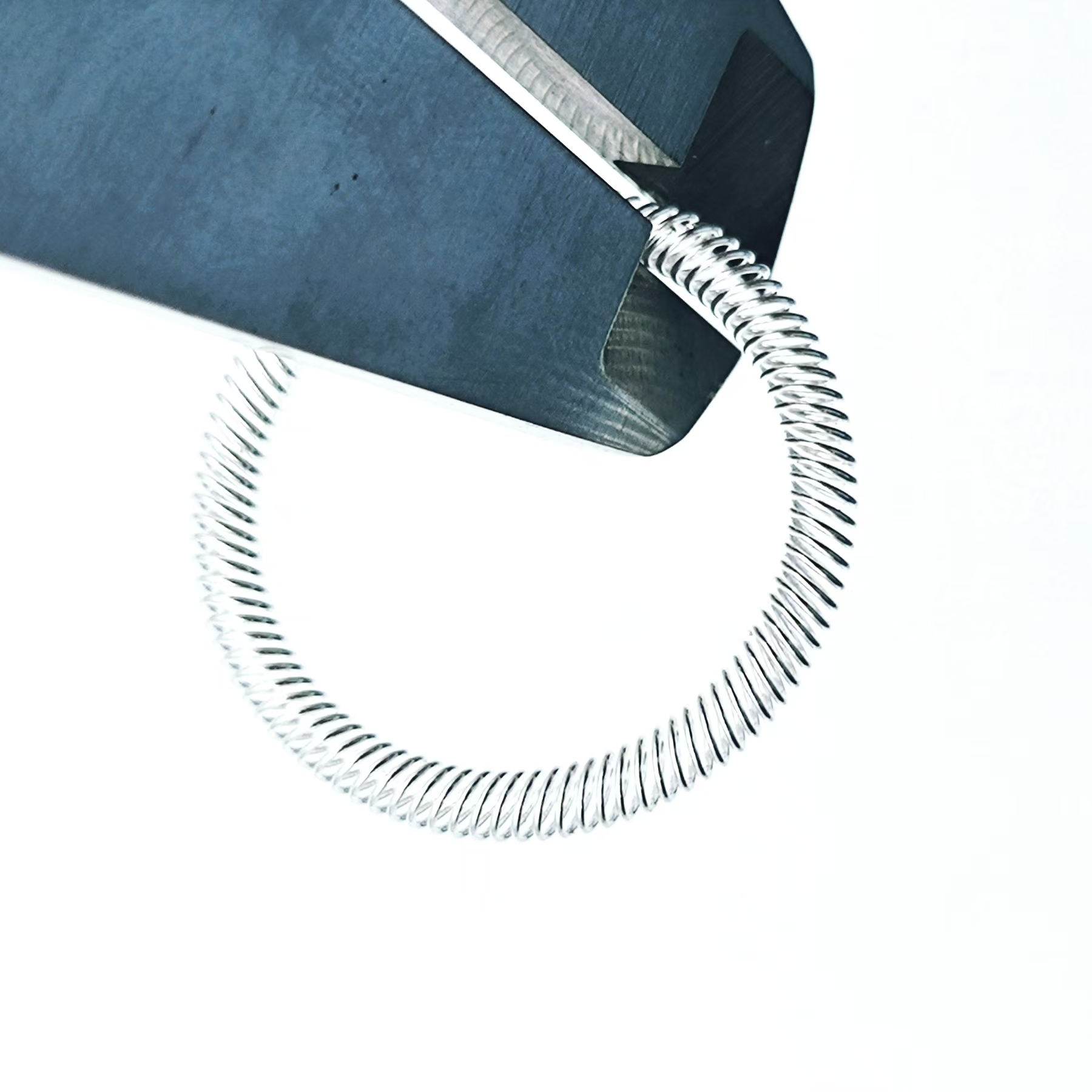觸指導(dǎo)電彈簧